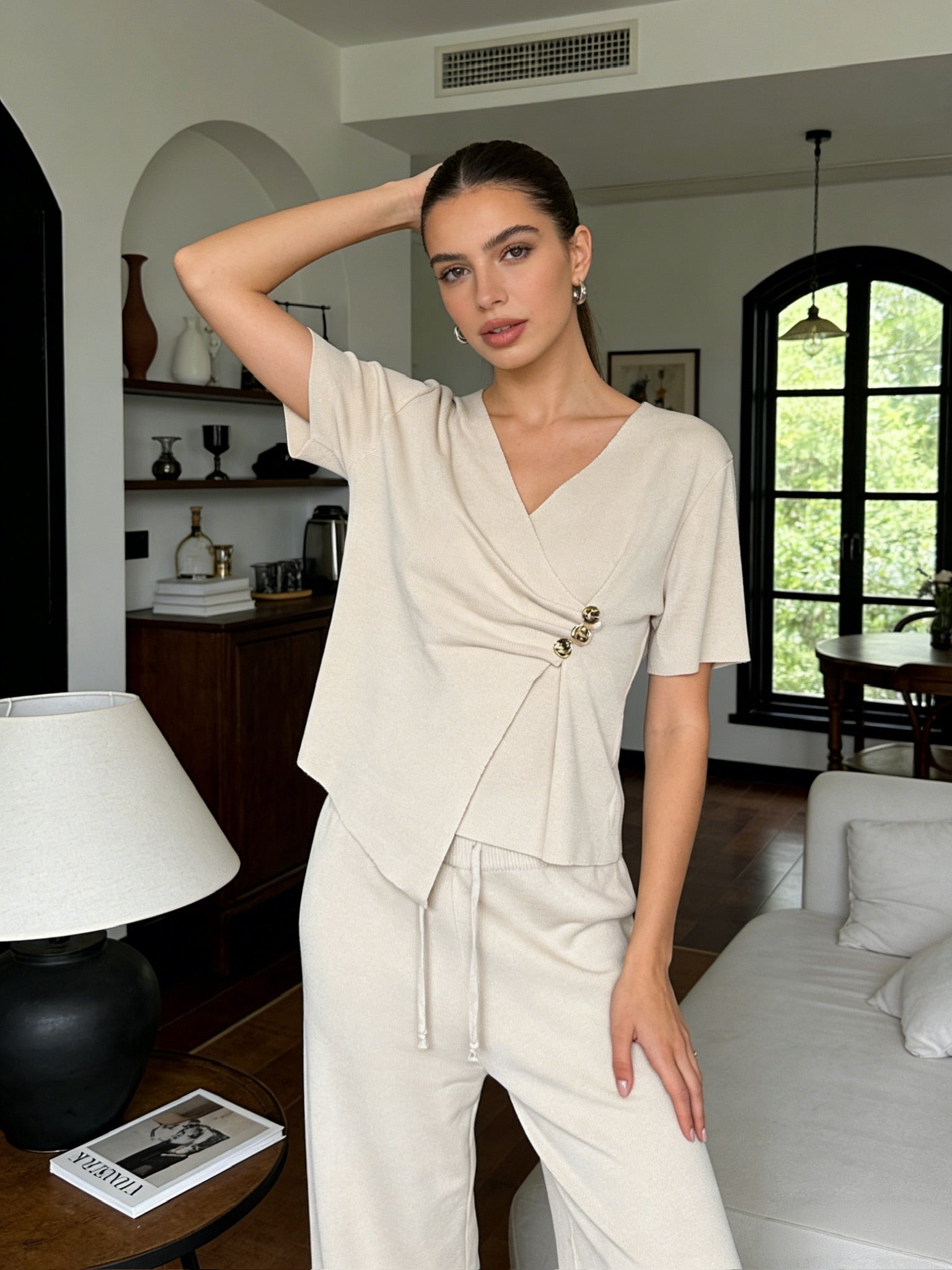 ÉCLAT 26 – Ensemble Pantalon Drapé Élégance