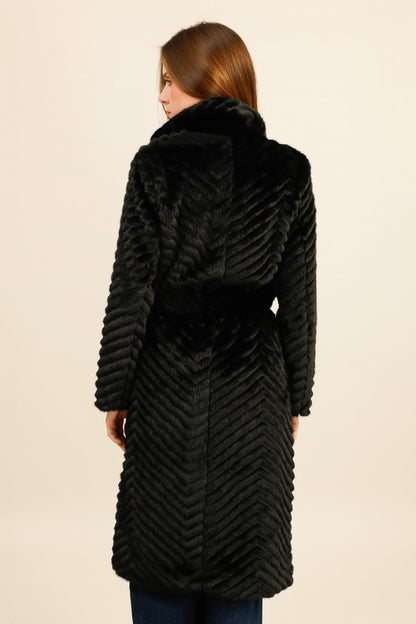 MILA – Manteau long en fausse fourrure chevron avec ceinture
