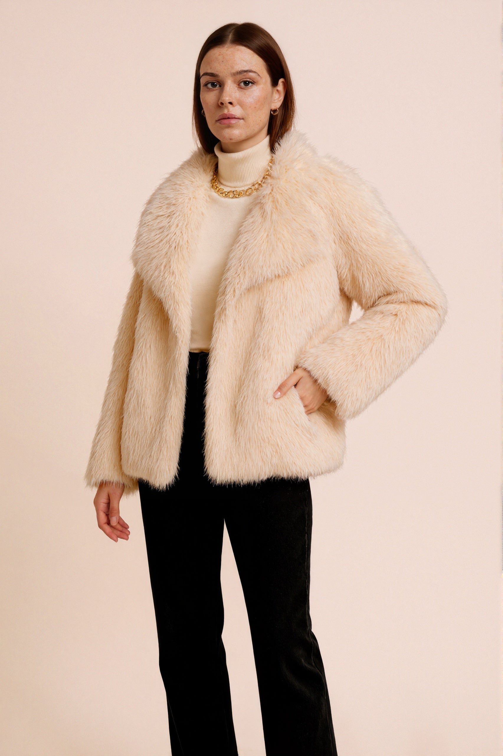 MONROE - Veste courte en fausse fourrure effet premium