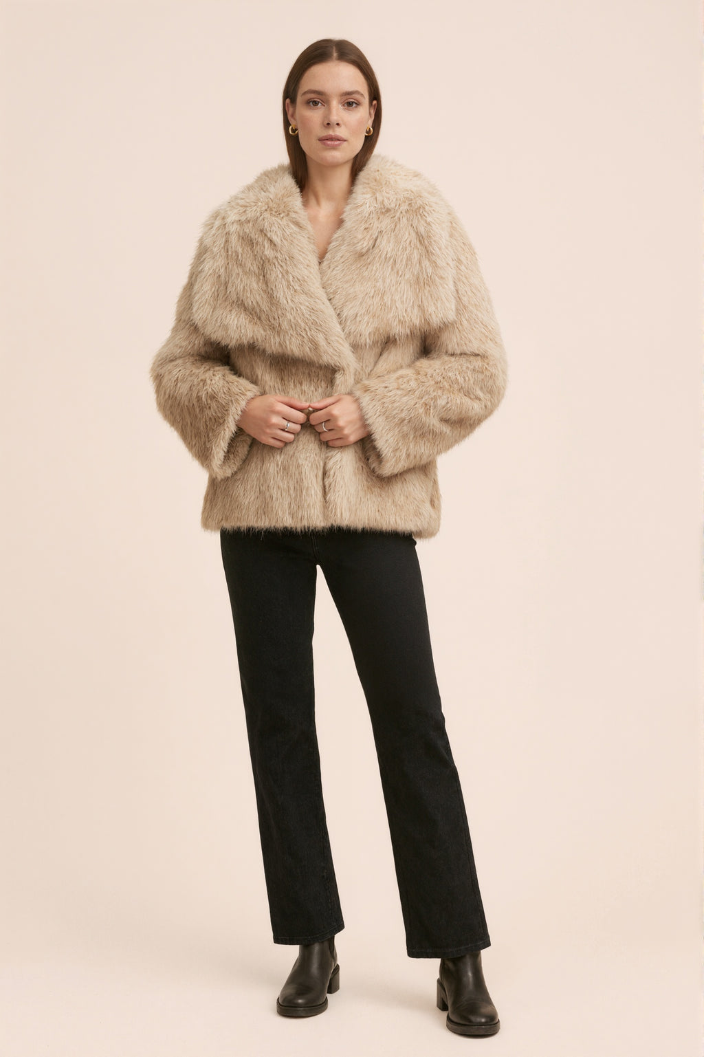 RAVEN - Veste courte en fausse fourrure effet premium