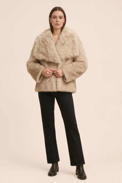 RAVEN - Veste courte en fausse fourrure effet premium