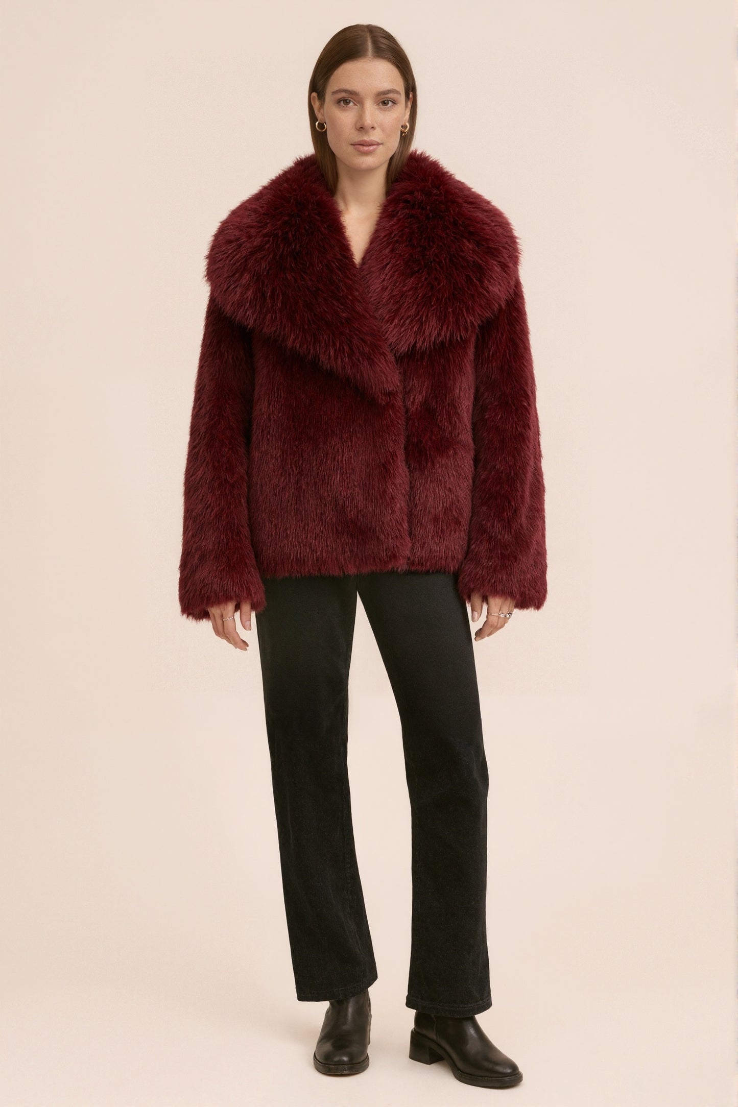 RAVEN - Veste courte en fausse fourrure effet premium