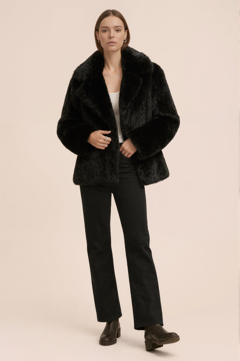 MONROE – Veste courte en fausse fourrure effet premium