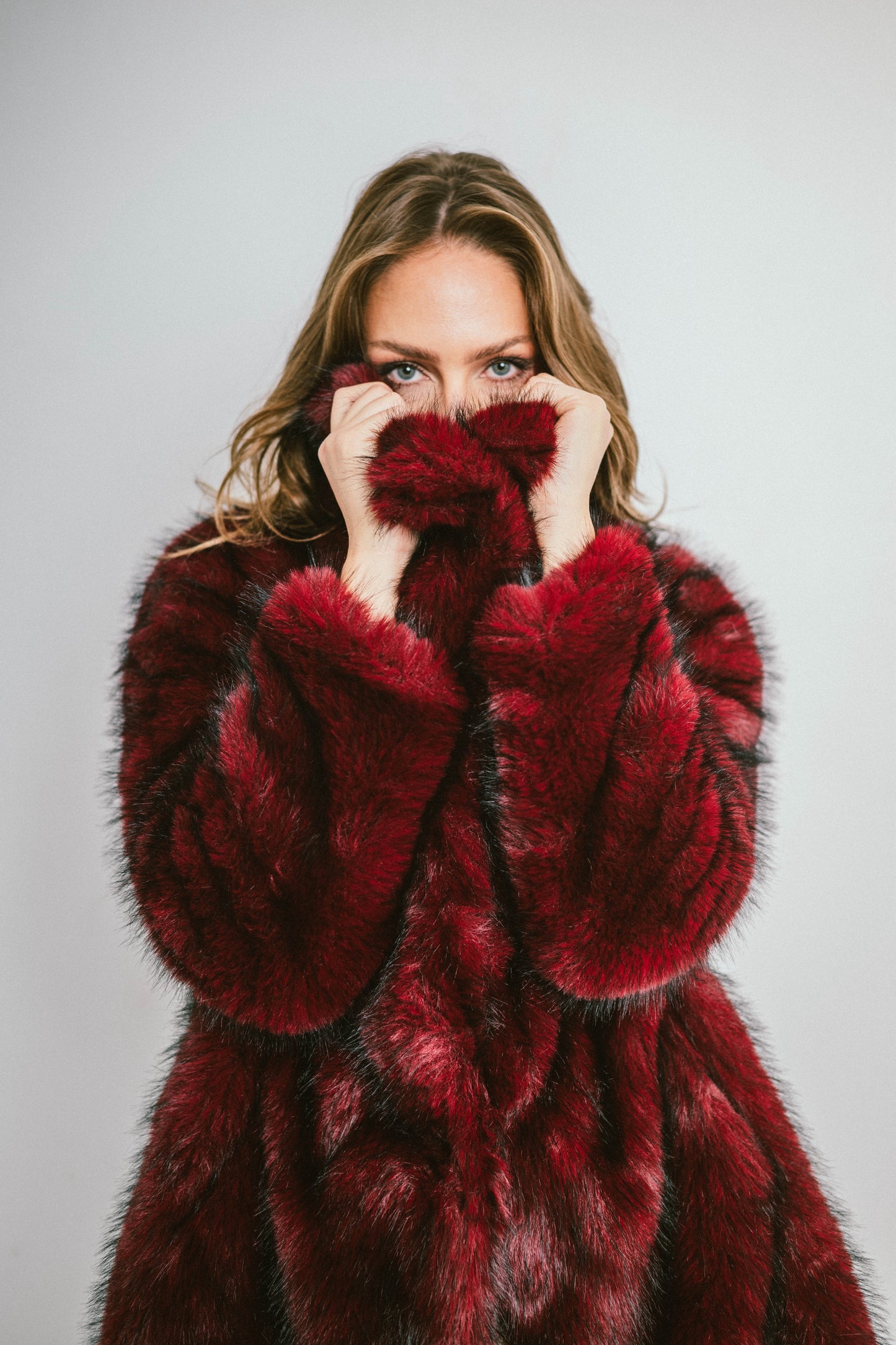 RAVEN – Veste mi-longue en fausse fourrure effet premium