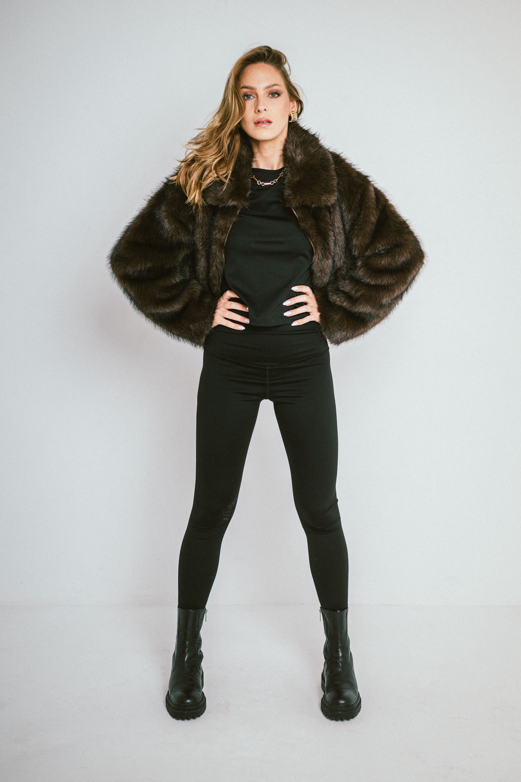 MONROE – Veste courte en fausse fourrure effet premium