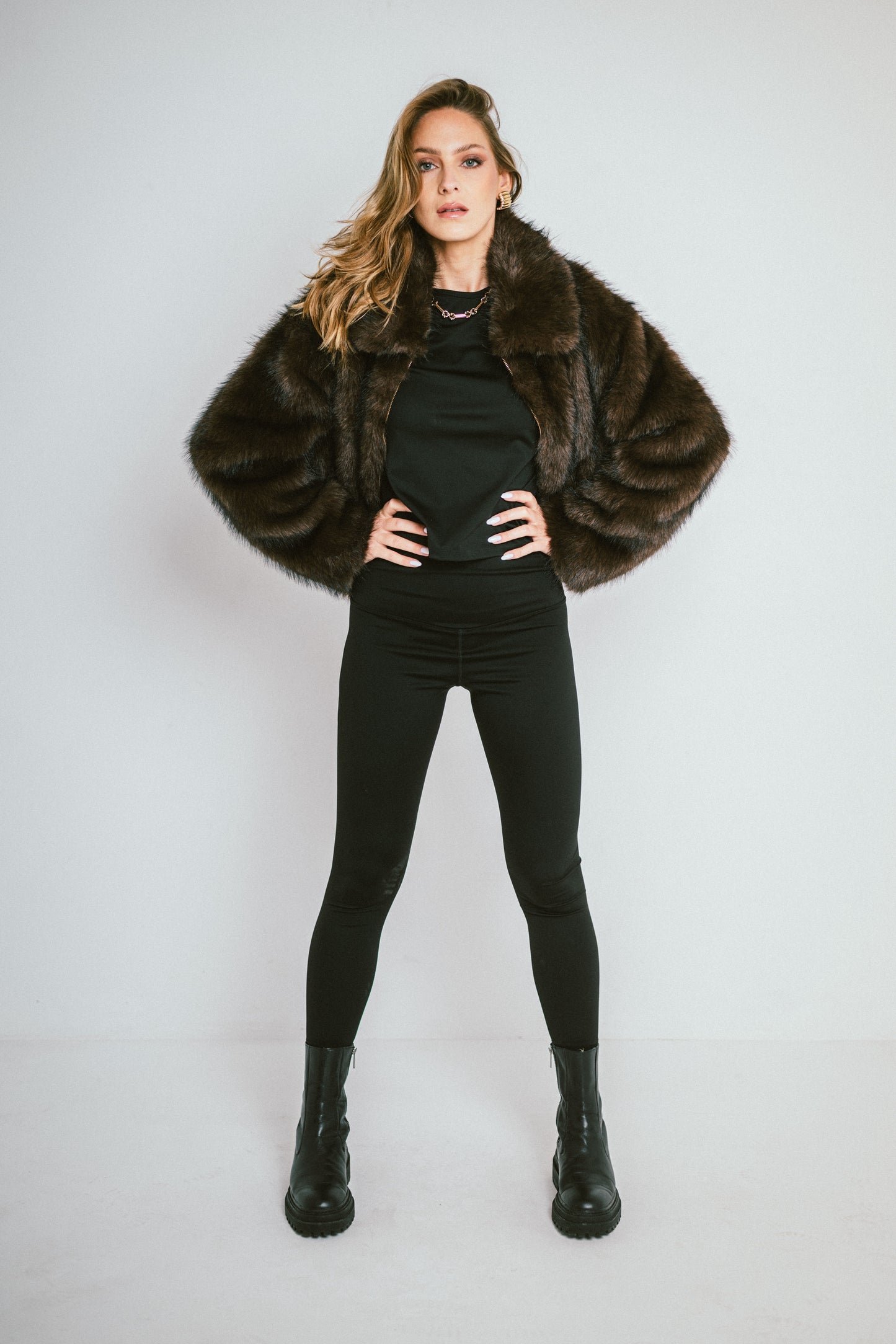 MONROE – Veste courte en fausse fourrure effet premium