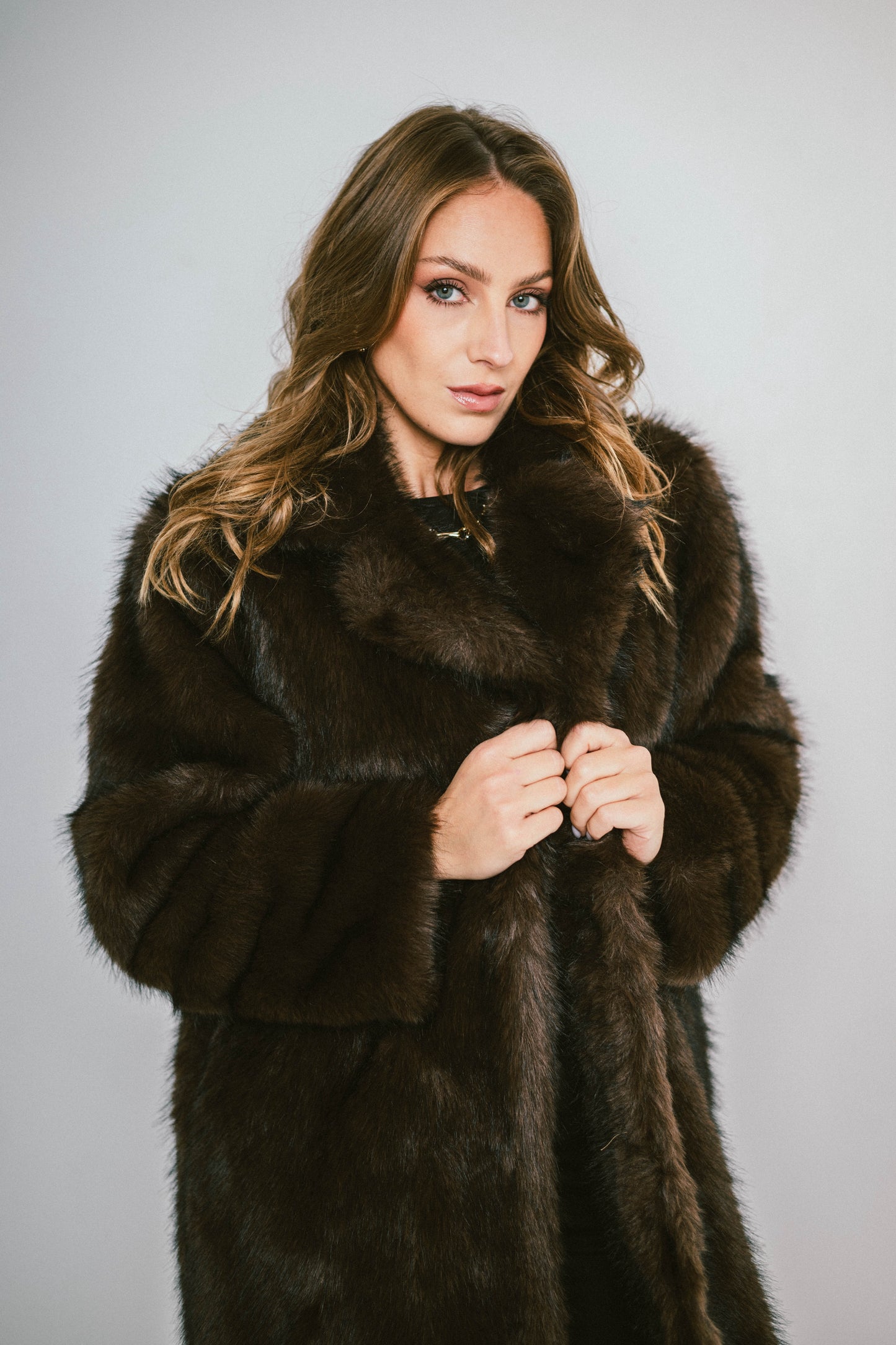 RAVEN – Manteau long en fausse fourrure effet premium