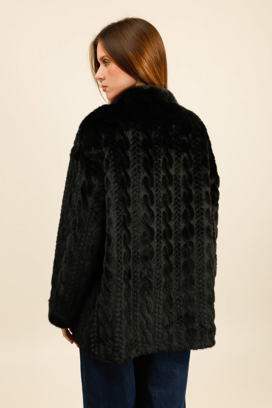 OPALE – Veste courte en fausse fourrure texturé