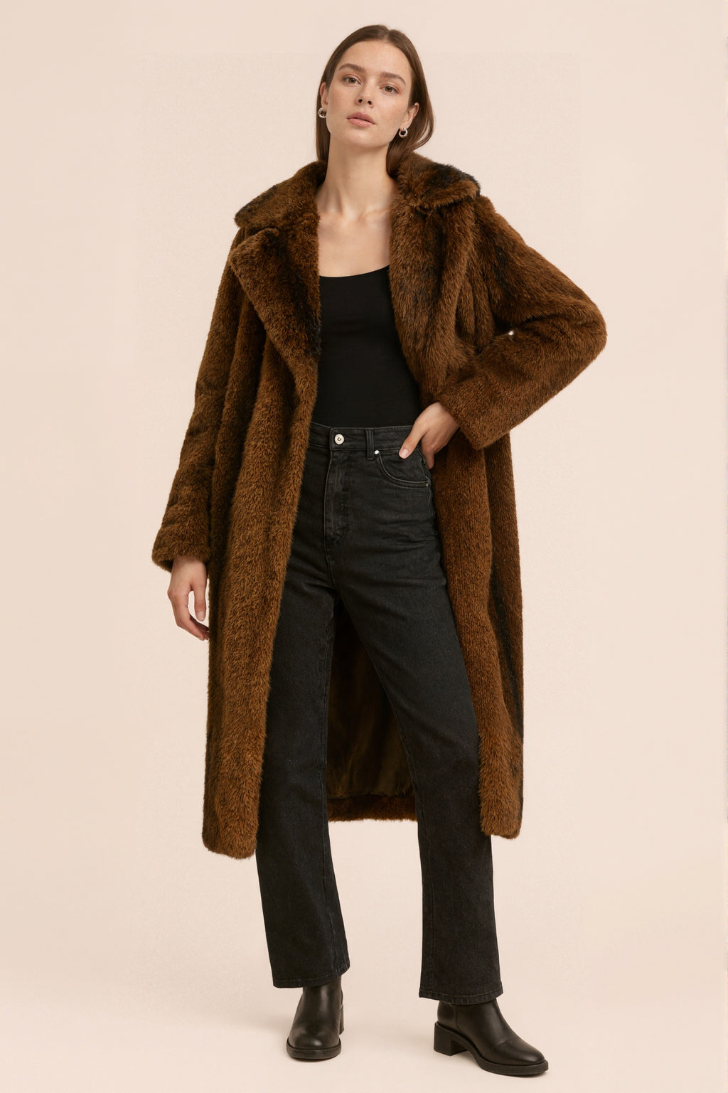 ANASTASIA – Manteau long en fausse fourrure effet premium