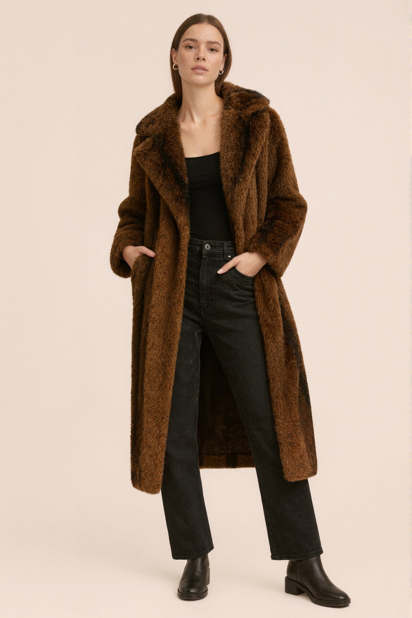 ANASTASIA – Manteau long en fausse fourrure effet premium