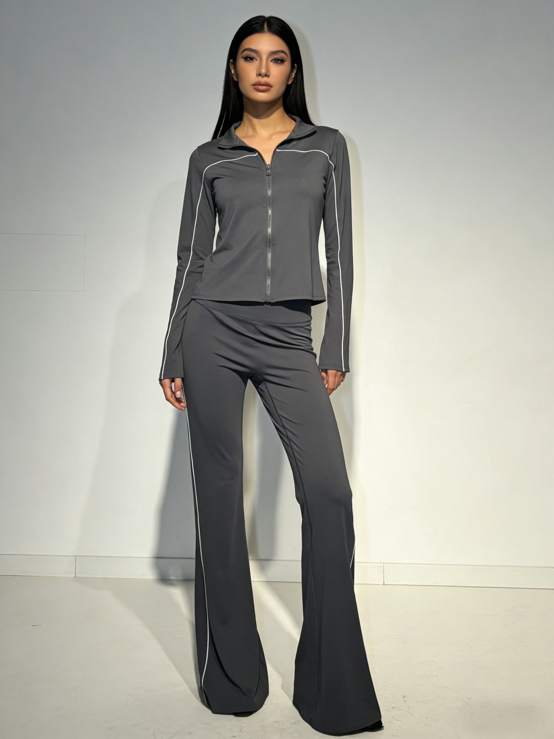 PULSE 26 - Ensemble sport sculptant zippé avec pantalon évasé