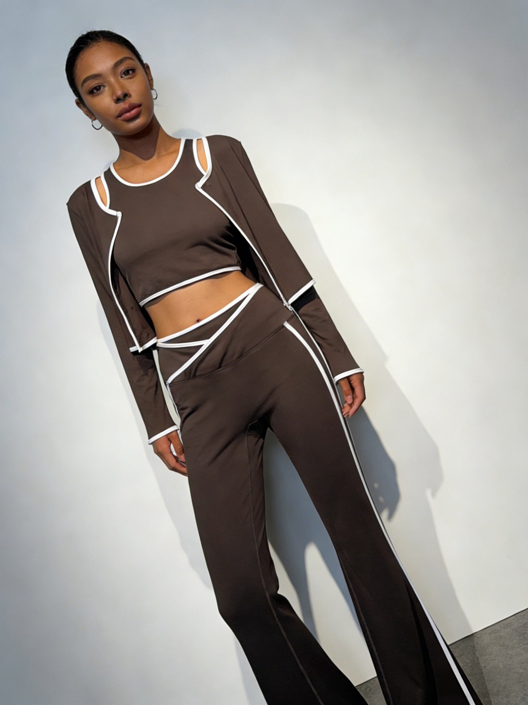 PULSE 26 - Ensemble sport 3 pièces sculptant avec brassière et pantalon évasé