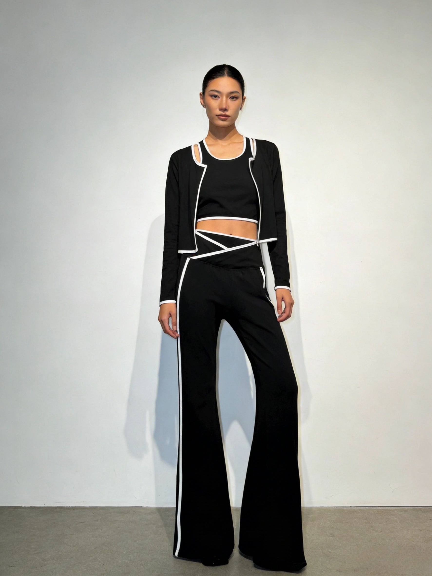 PULSE 26 - Ensemble sport 3 pièces sculptant avec brassière et pantalon évasé