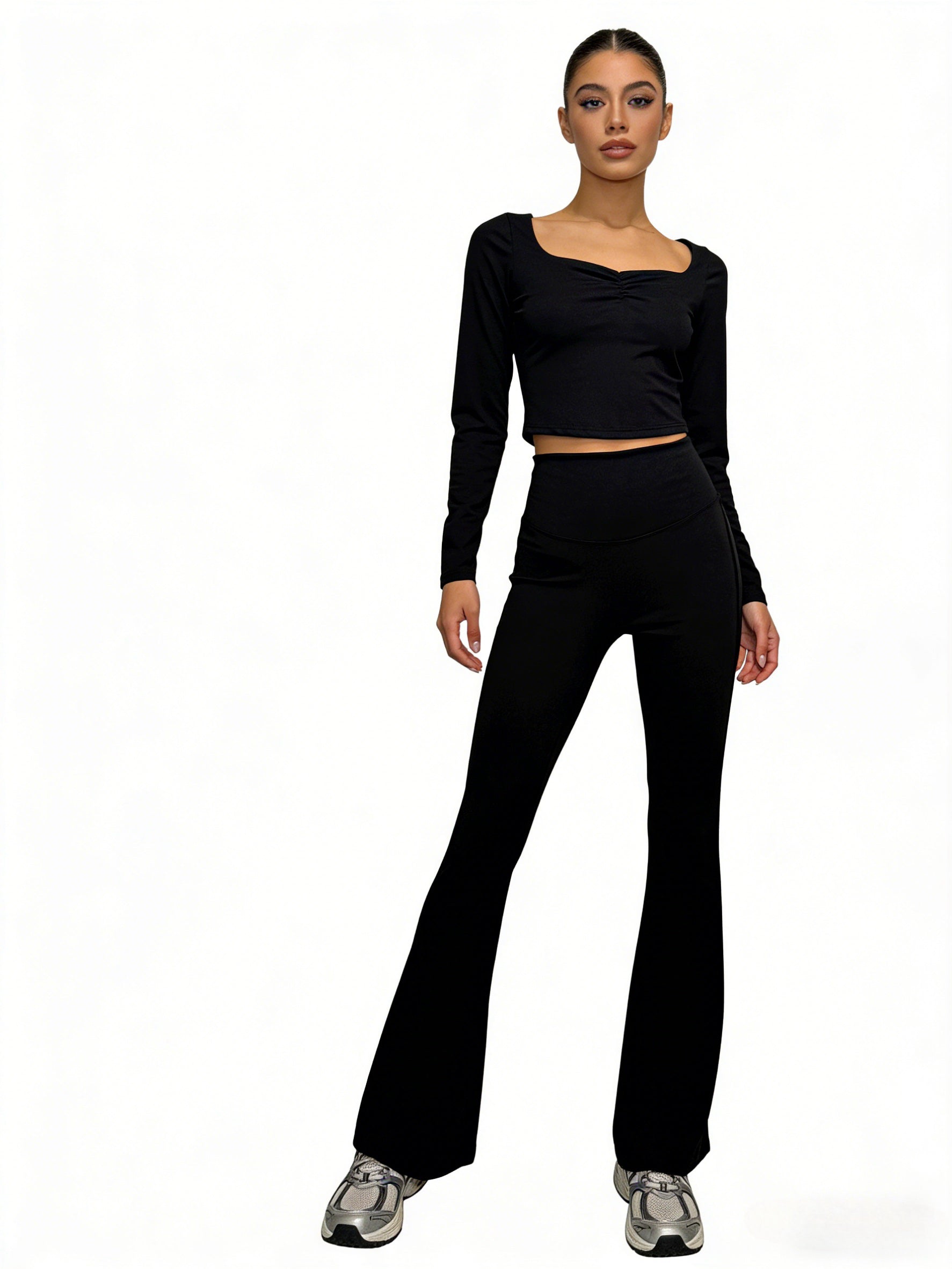 PULSE 26 - Ensemble sport 2 pièces sculptant avec top ajusté et pantalon évasé