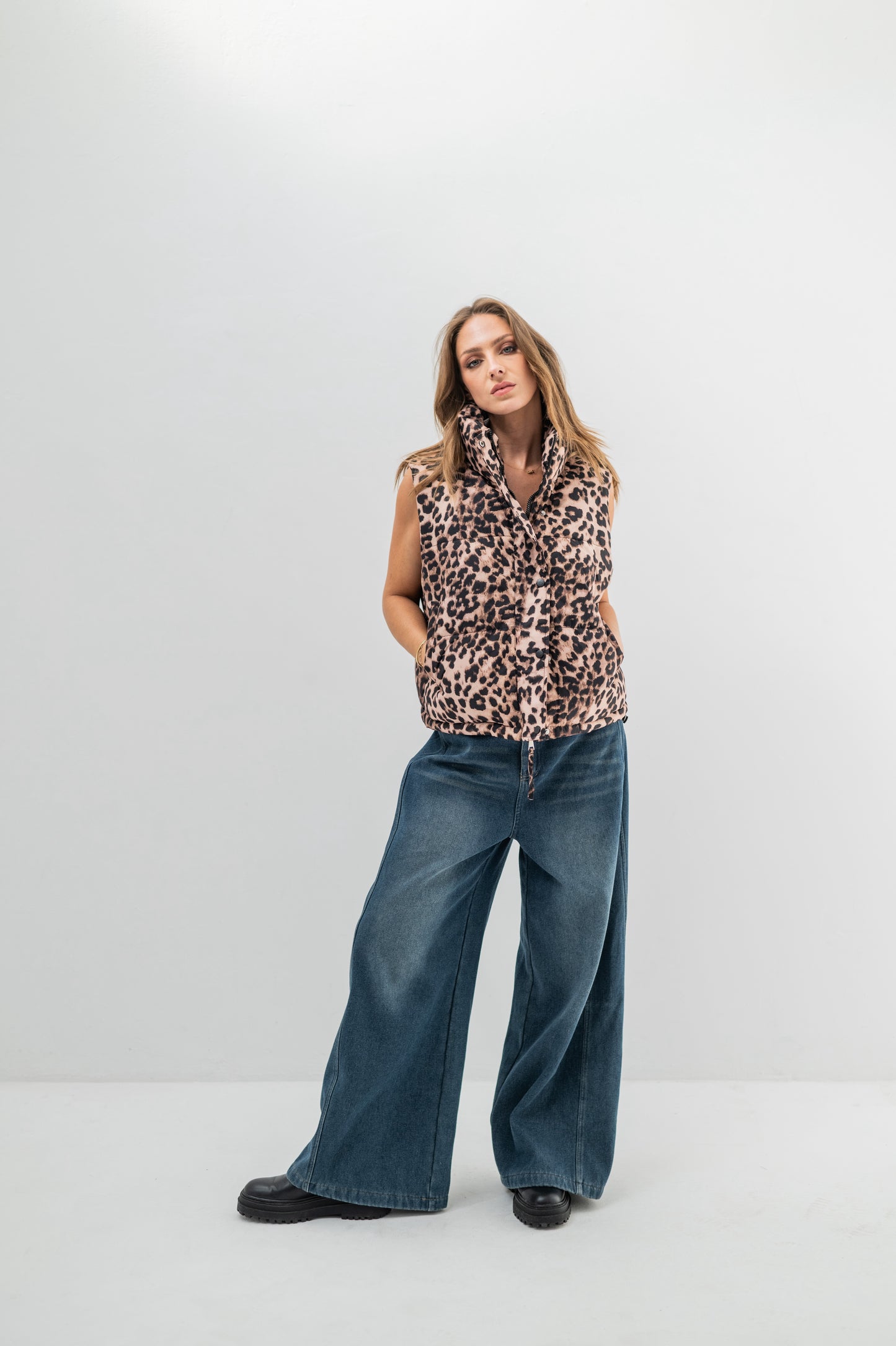 LEONA – Gilet matelassé sans manches imprimé léopard effet premium