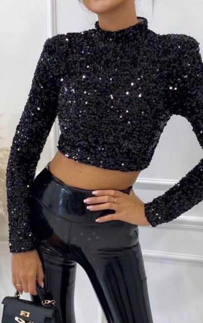 AMBER – Haut court texturé à col montant