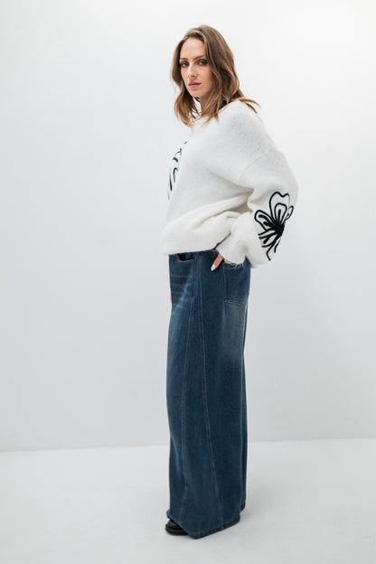 MIRABEL – Pull long en maille douce à motif floral brodé