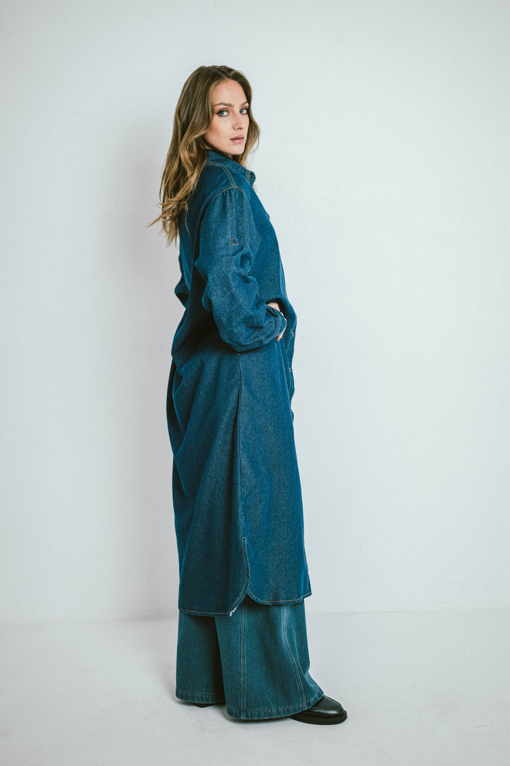 DENVER – Robe chemise longue en denim souple
