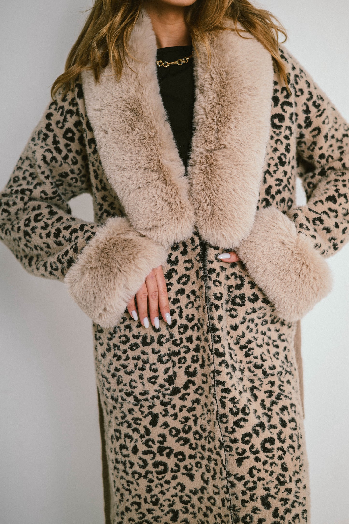 LEONA – Veste en maille jacquard à col et poignets en fausse fourrure