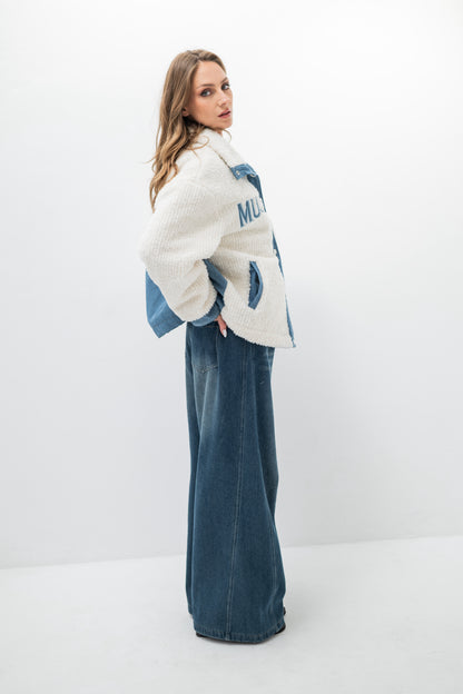 ASTORIA – Veste courte en fausse fourrure côtelée et détails denim