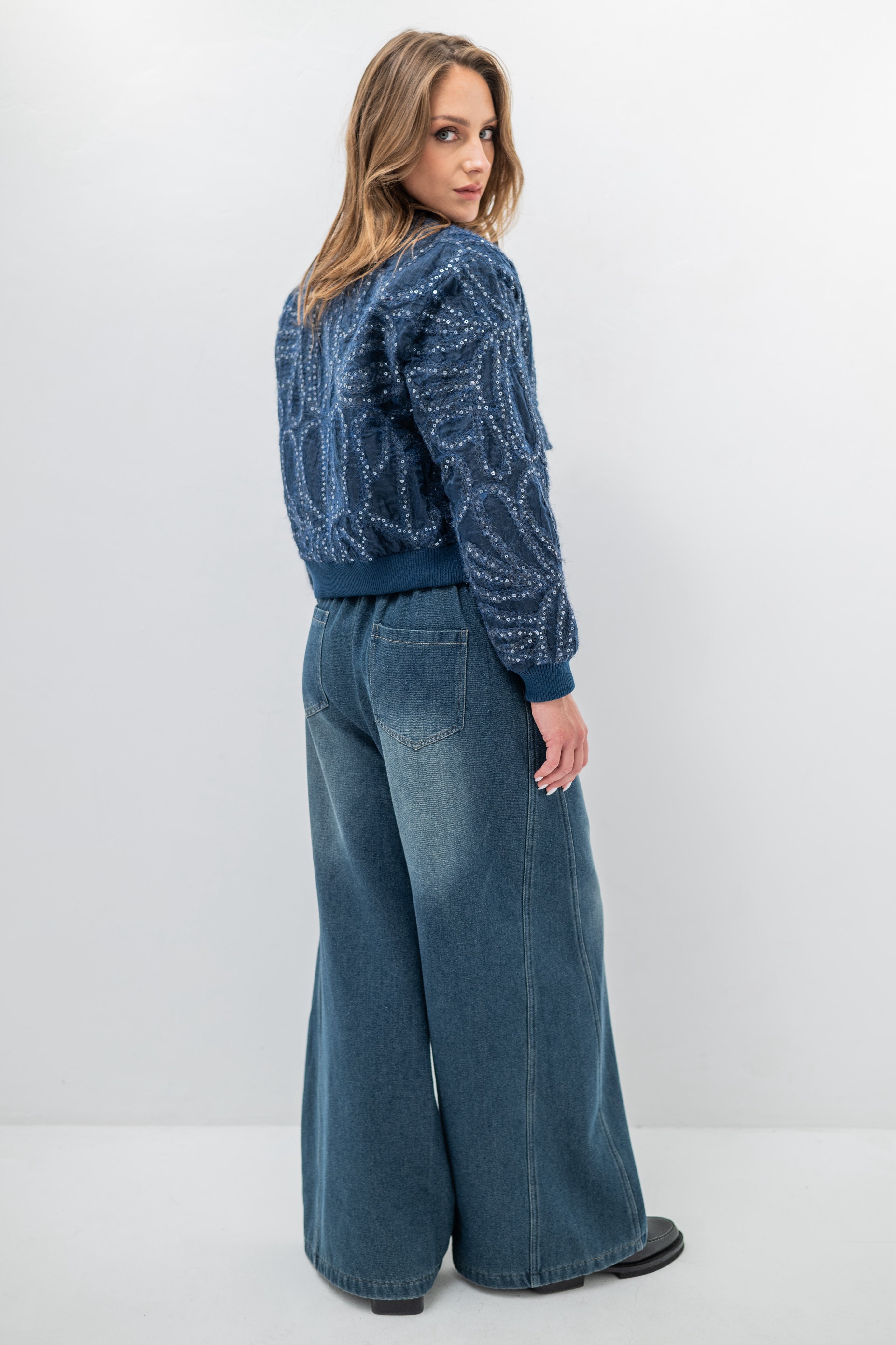 NOÉLIA – Veste courte brodée à sequins