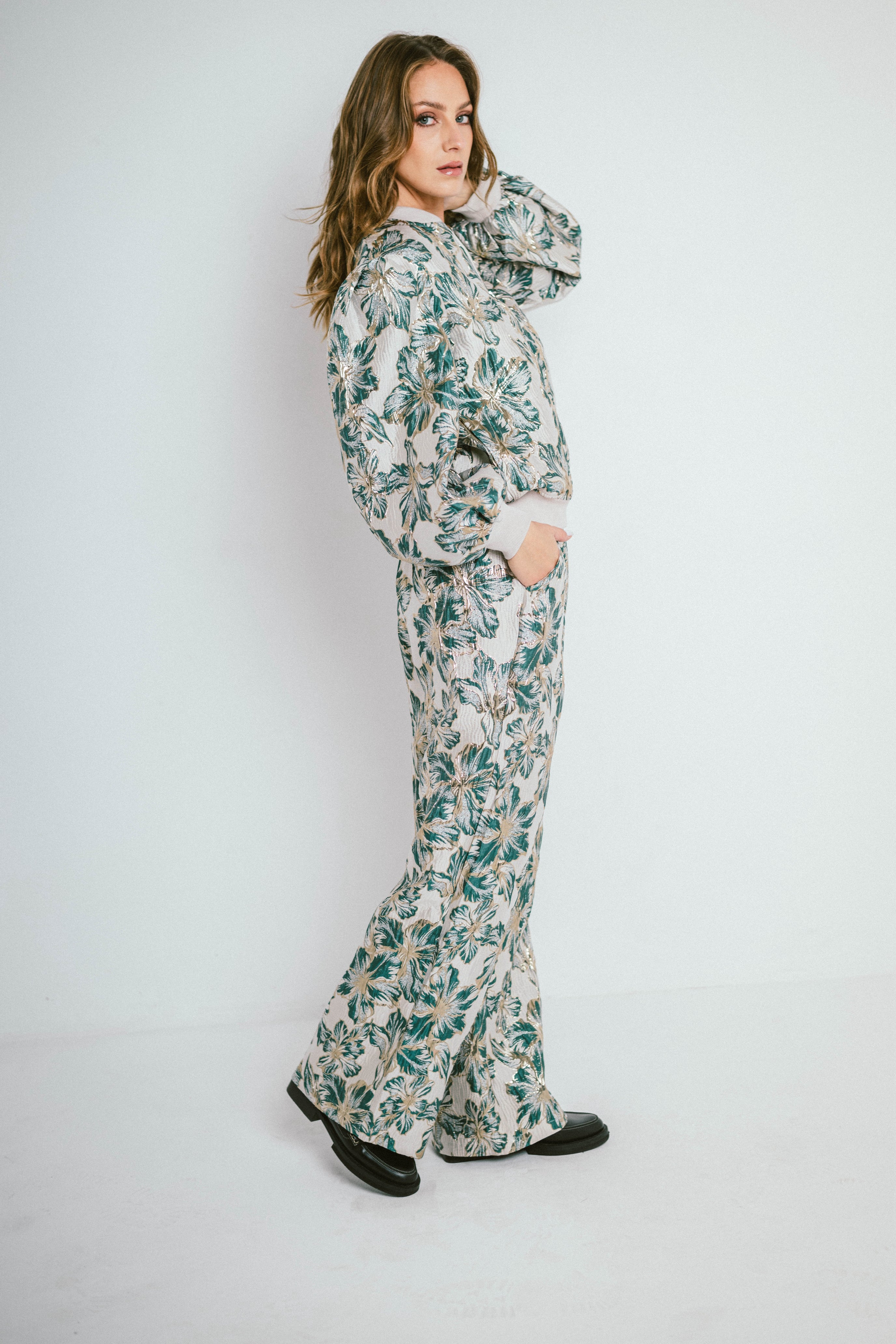 PALOMA – Pantalon fluide en jacquard fleuri