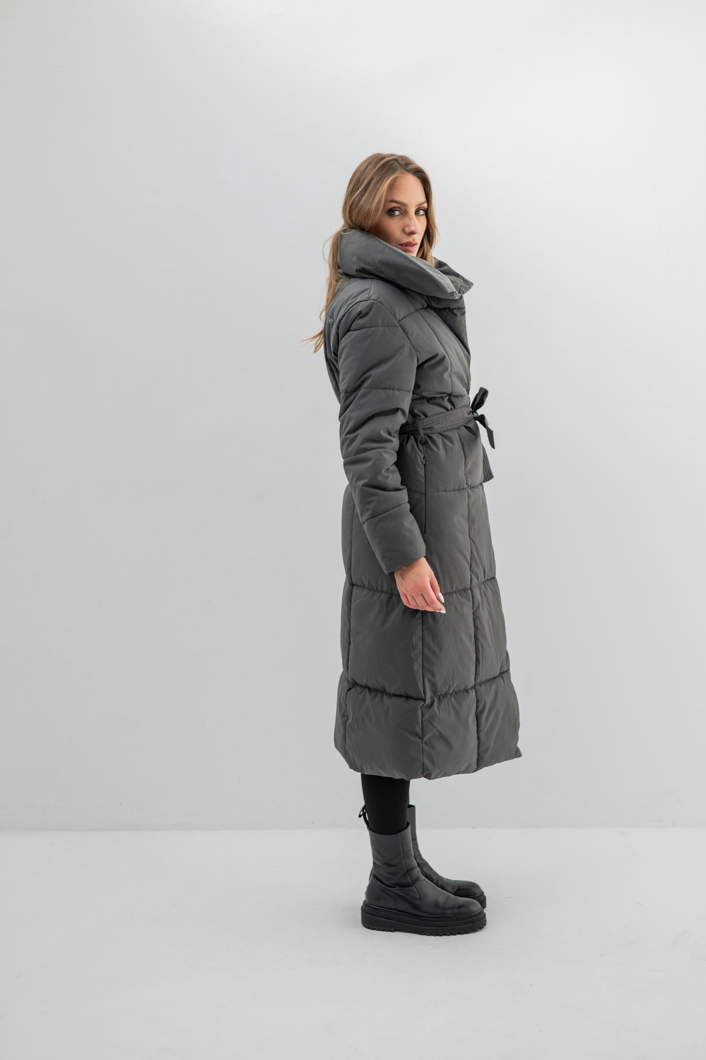 VALENTINA – Doudoune longue ceinturée à col montant