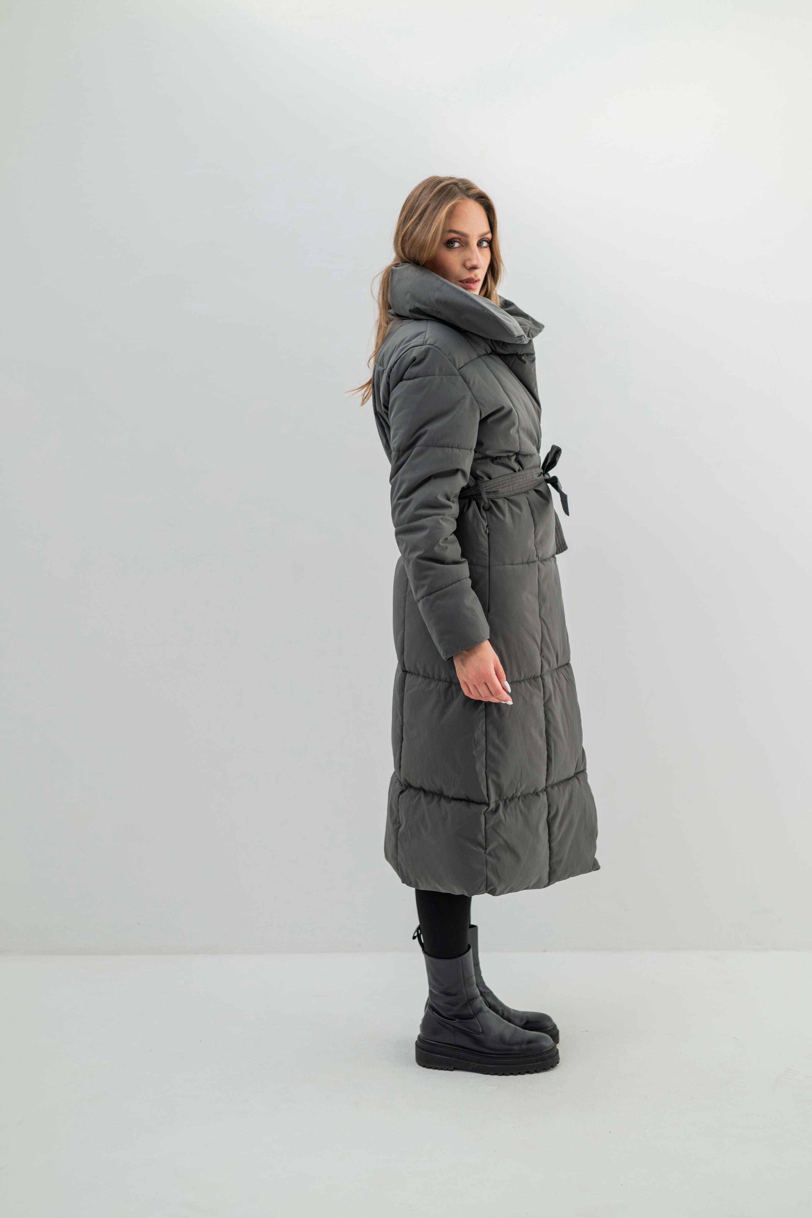 VALENTINA – Doudoune longue ceinturée à col montant