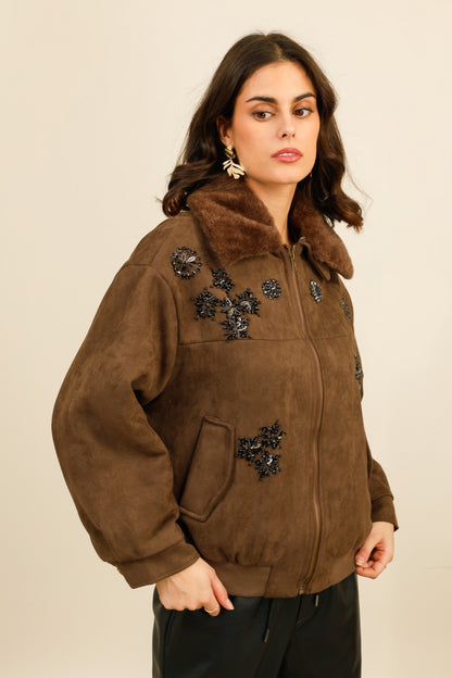 SIENNA– Veste zippée effet suédé à col doux et broderies bijoux