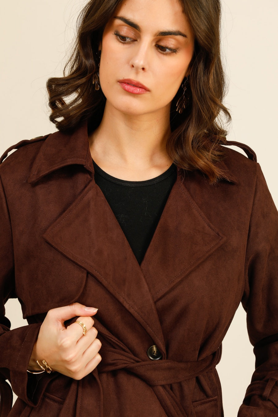 LYRA– Trench ceinturé en matière suédée à double boutonnage