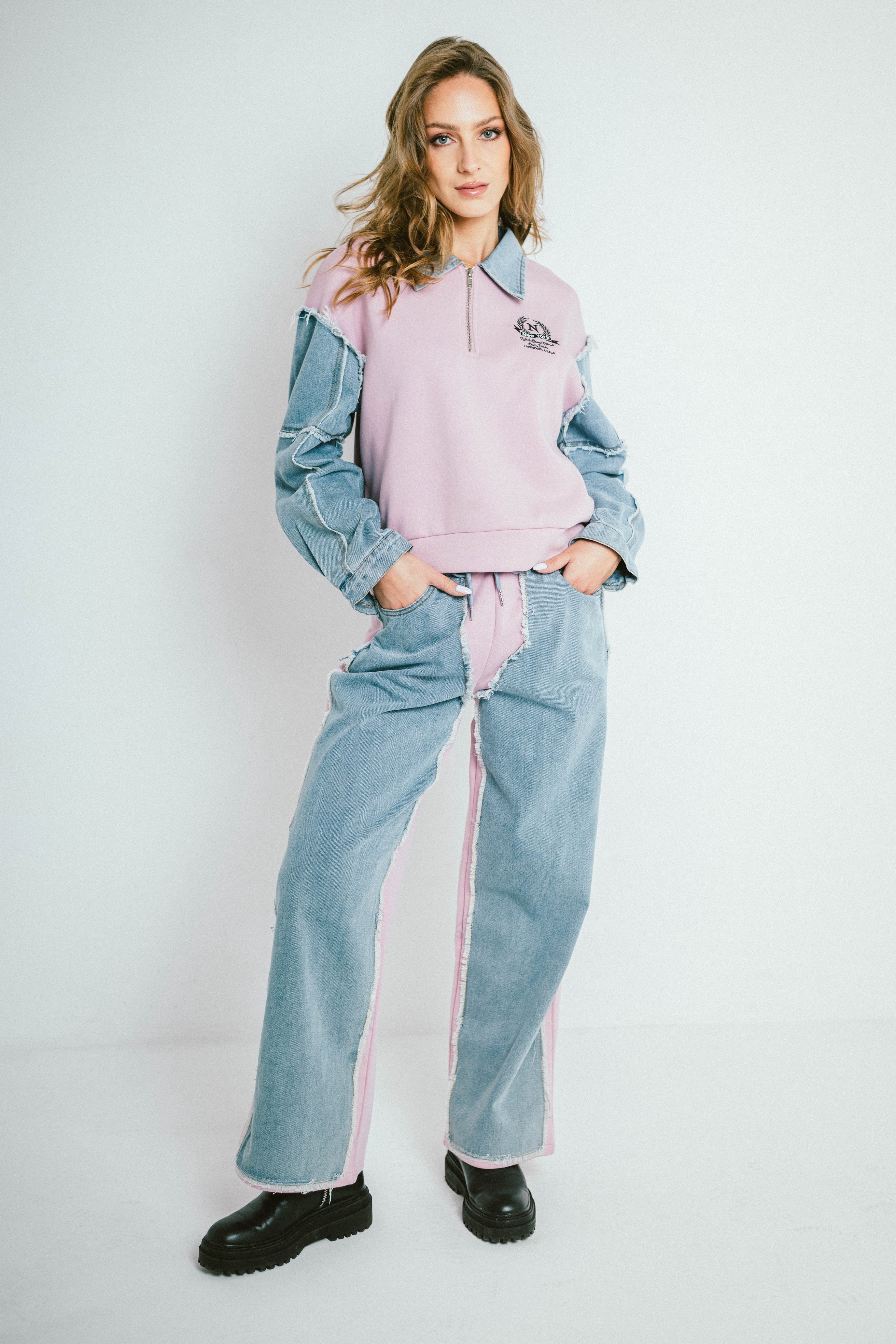 DENVER – Sweat bi-matière à col zippé et pantalon denim contrasté