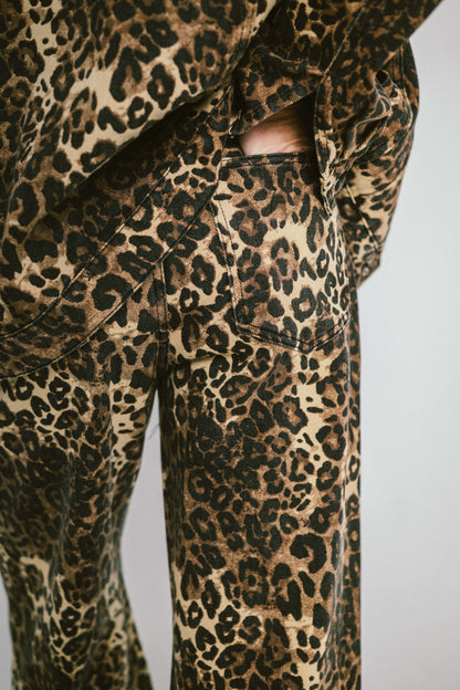 LEONA – Pantalon large en denim imprimé léopard