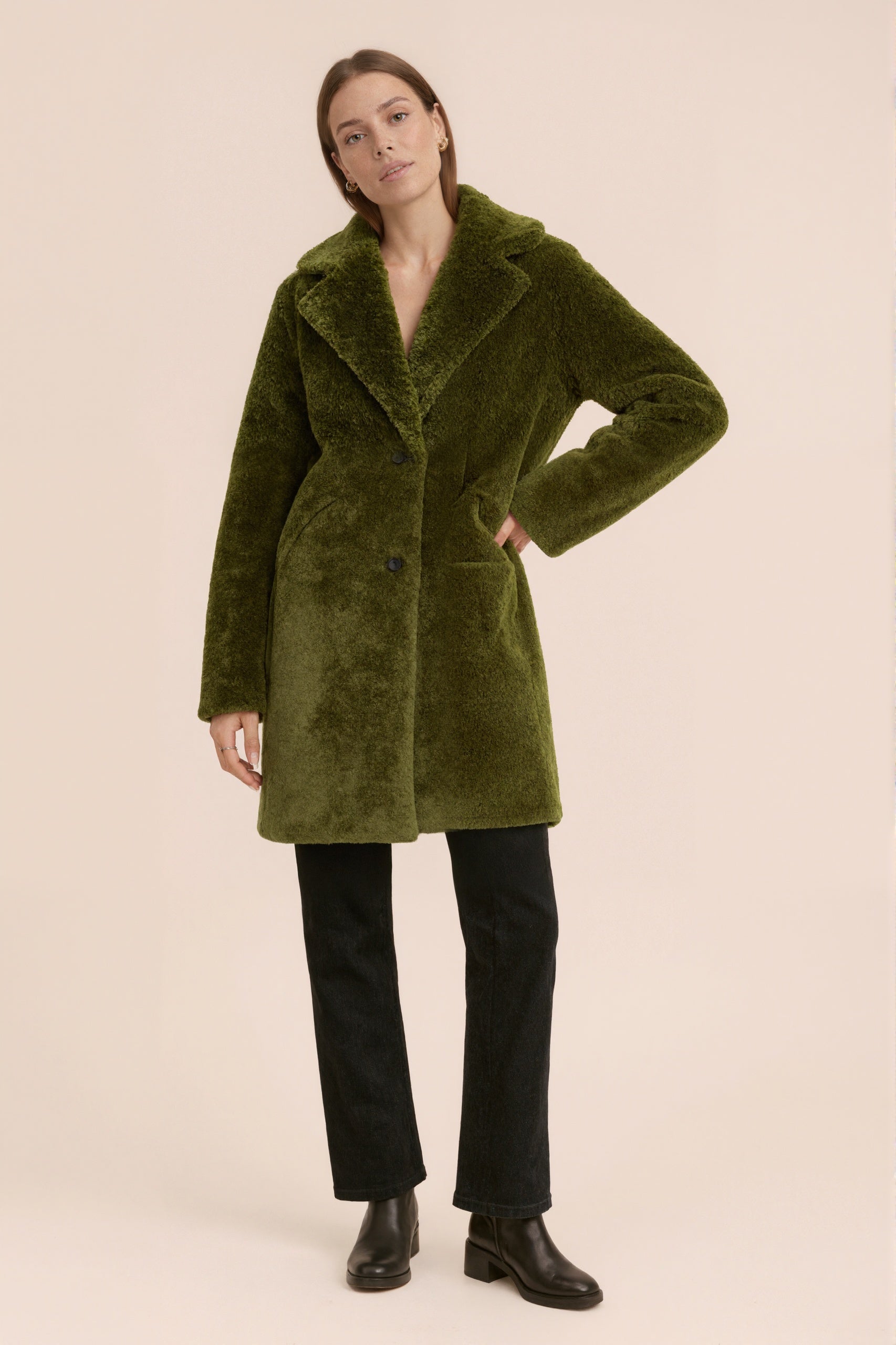 ASTORIA – Veste mi-longue en fausse fourrure effet premium