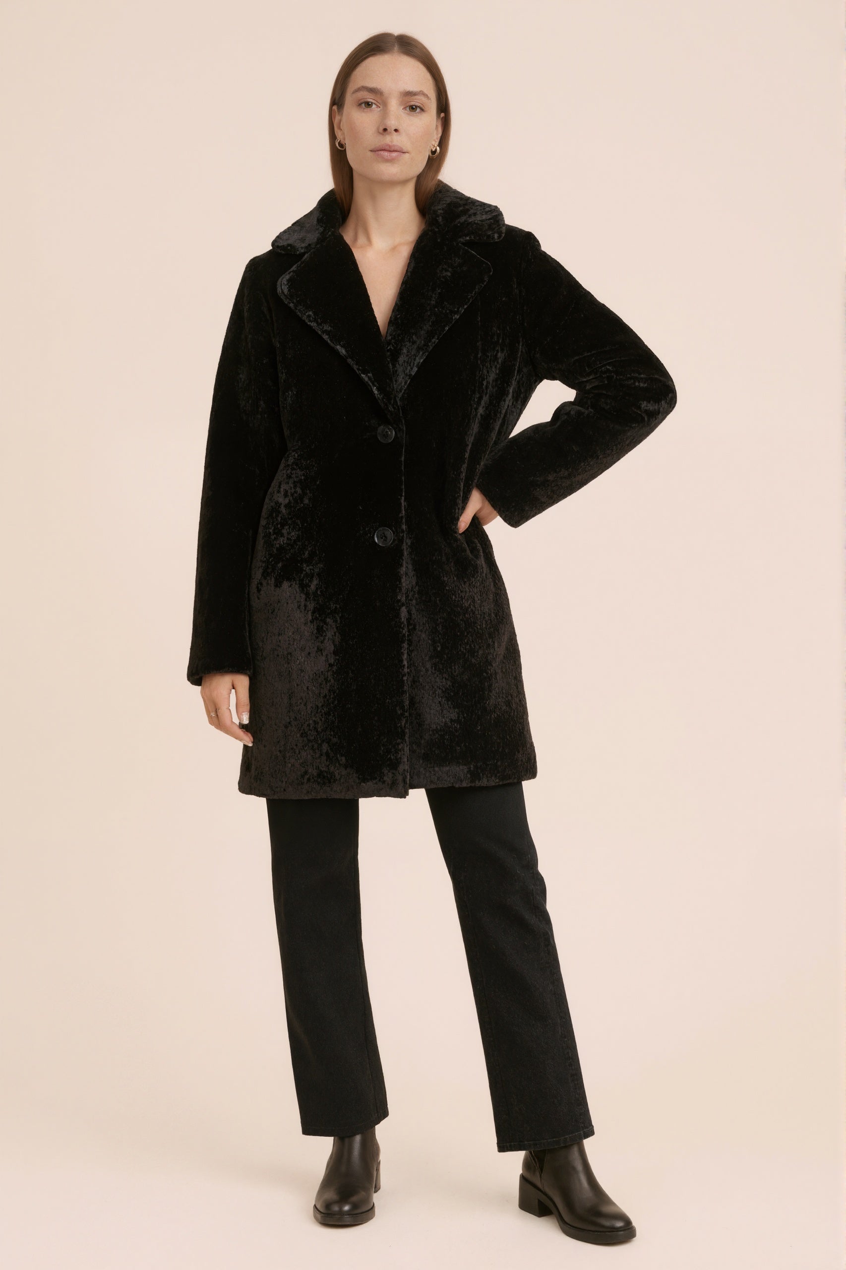 ASTORIA – Veste mi-longue en fausse fourrure effet premium