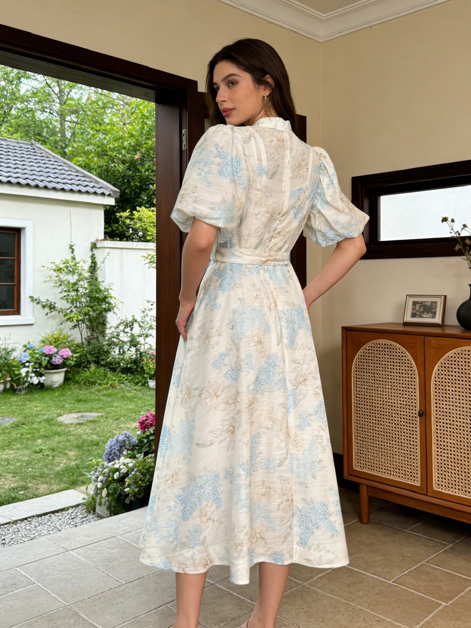 BLOOM – Robe Midi Imprimé Floral Boutonnée Manches courtes