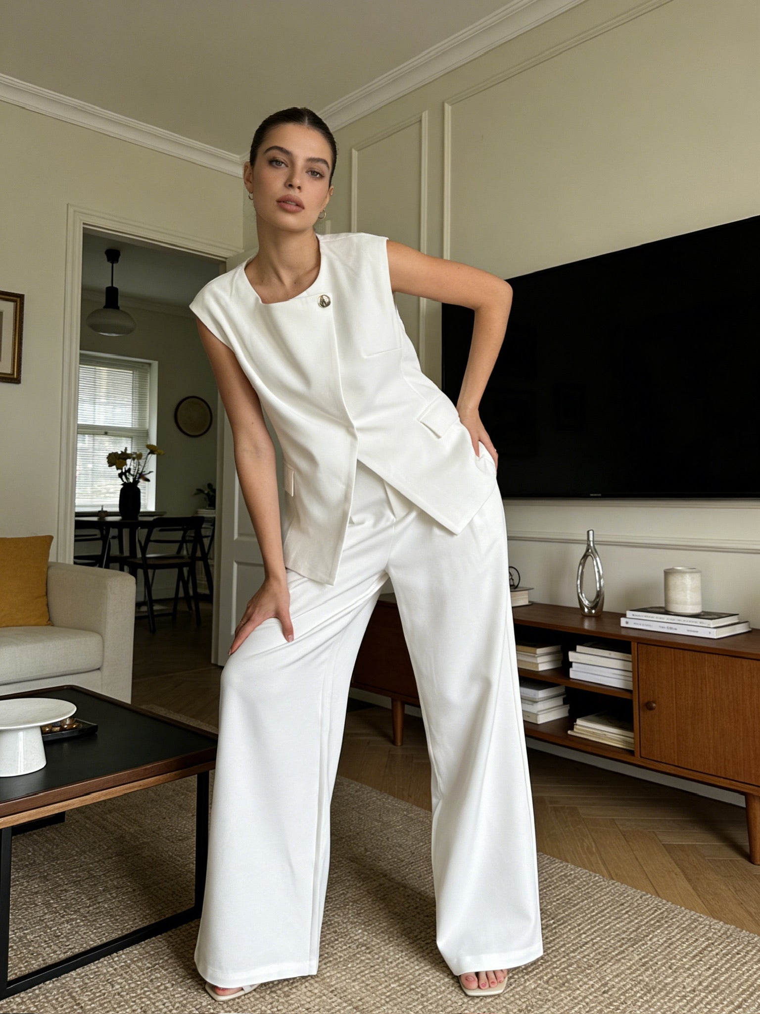 ÉCLAT 26 – Ensemble Tailleur Fluide Coupe Structurée