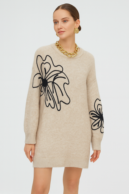 MIRABEL – Pull long en maille douce à motif floral brodé